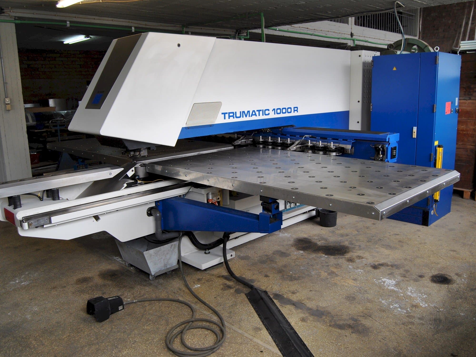 Vista frontal de la máquina Trumpf Trumatic 1000 R