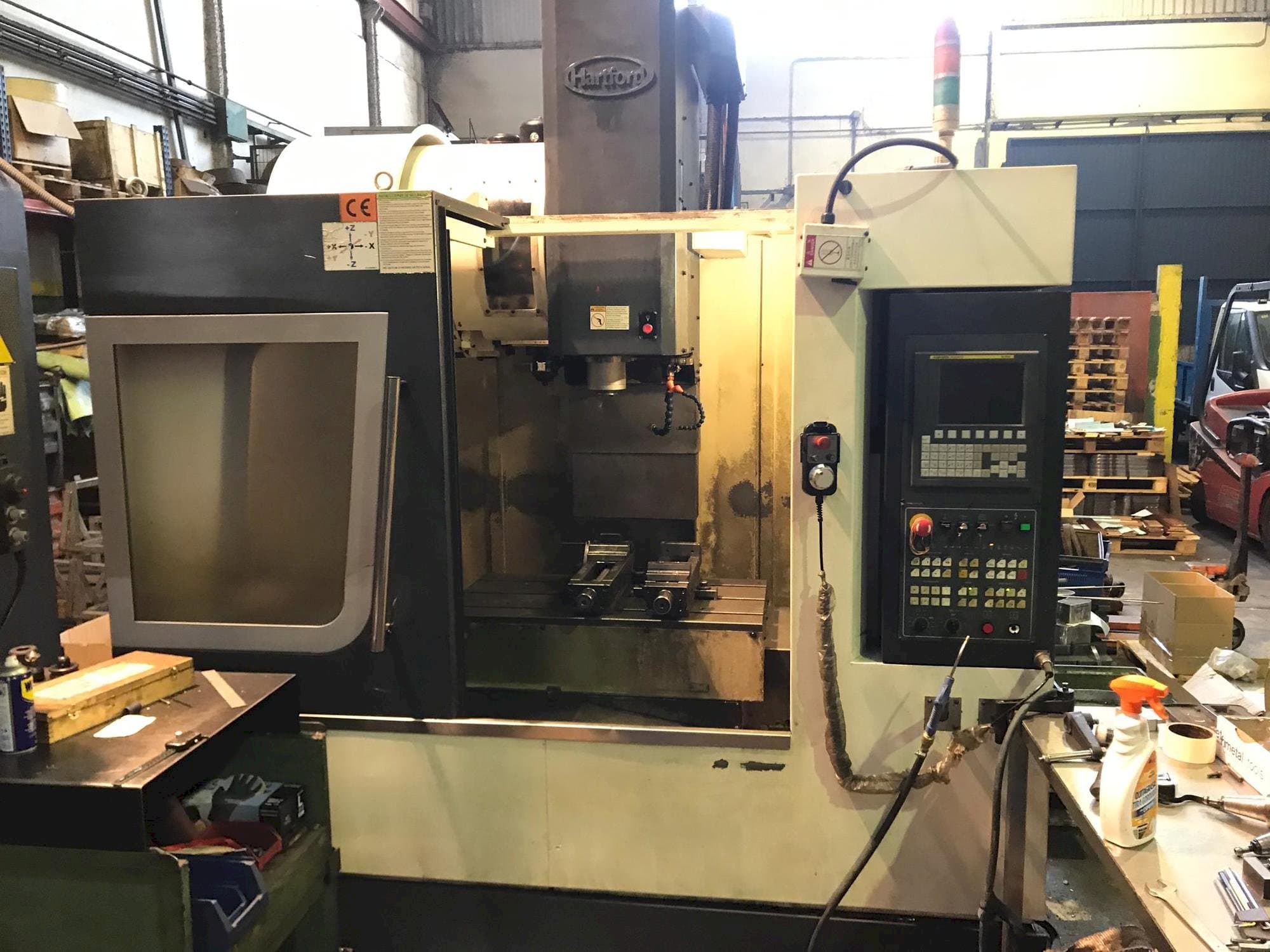 Vista frontal de la máquina Hartford LG-800