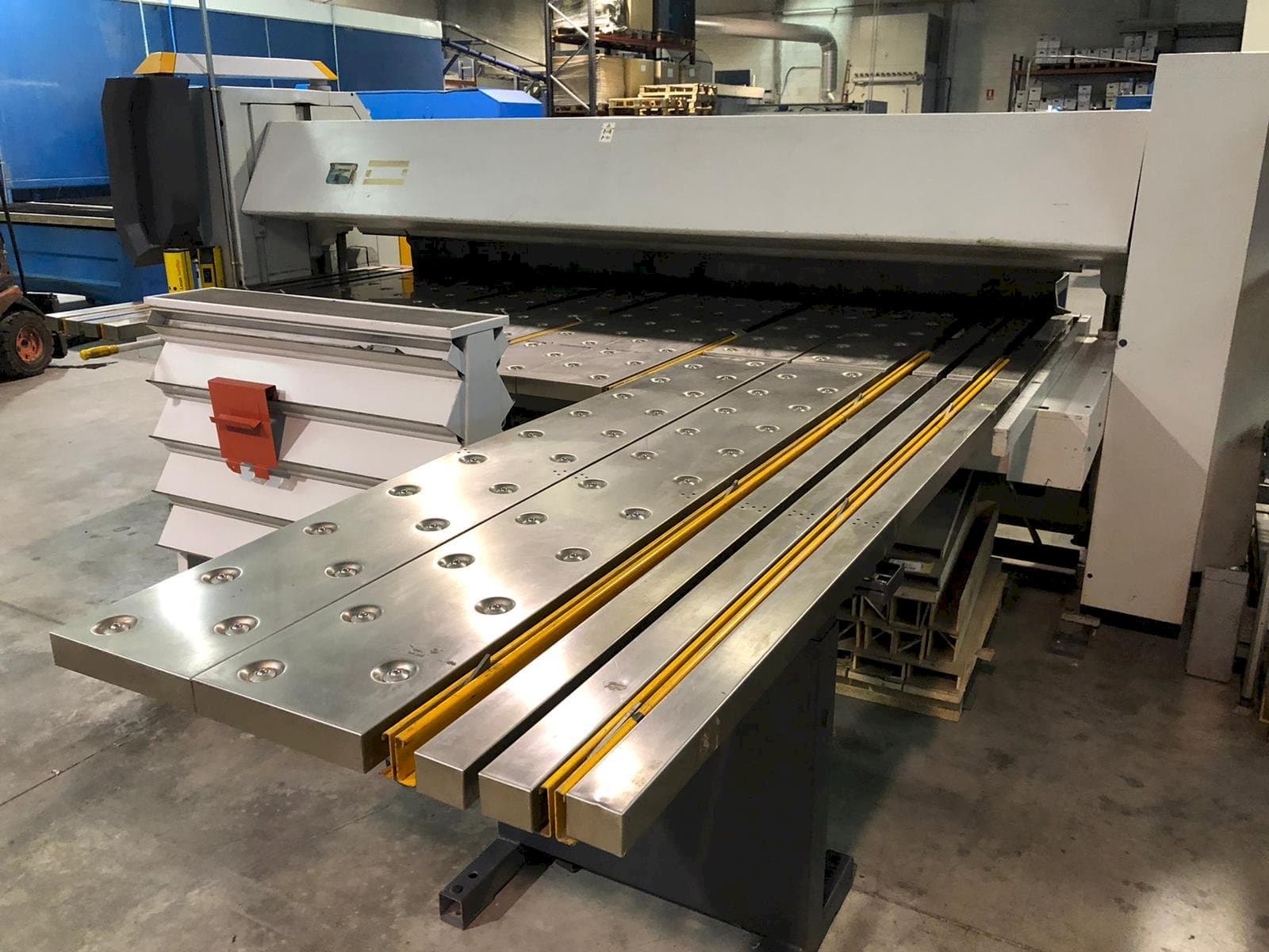 Vista frontal de la máquina RAS Flexibend 73.30