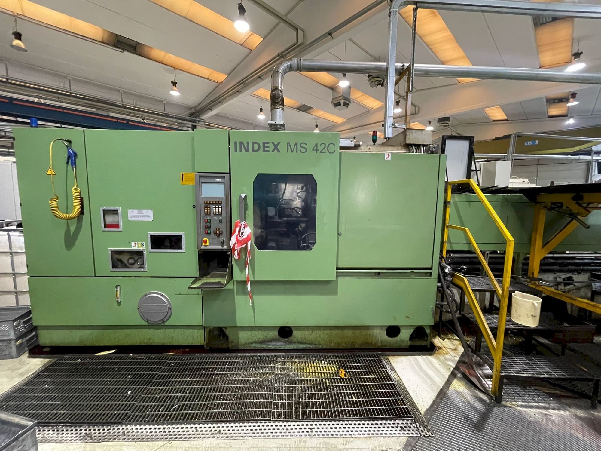 Vista frontal de la máquina Index MS 42C