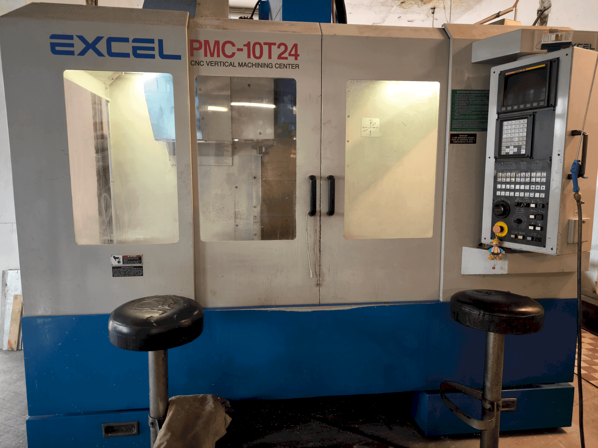 Vista frontal de la máquina Excel  Excel PMC 10T24 (2004)