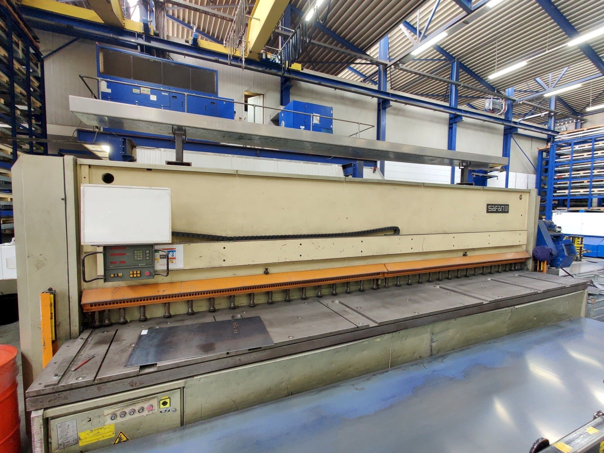 Vista frontal de la máquina Safan HVR610-10