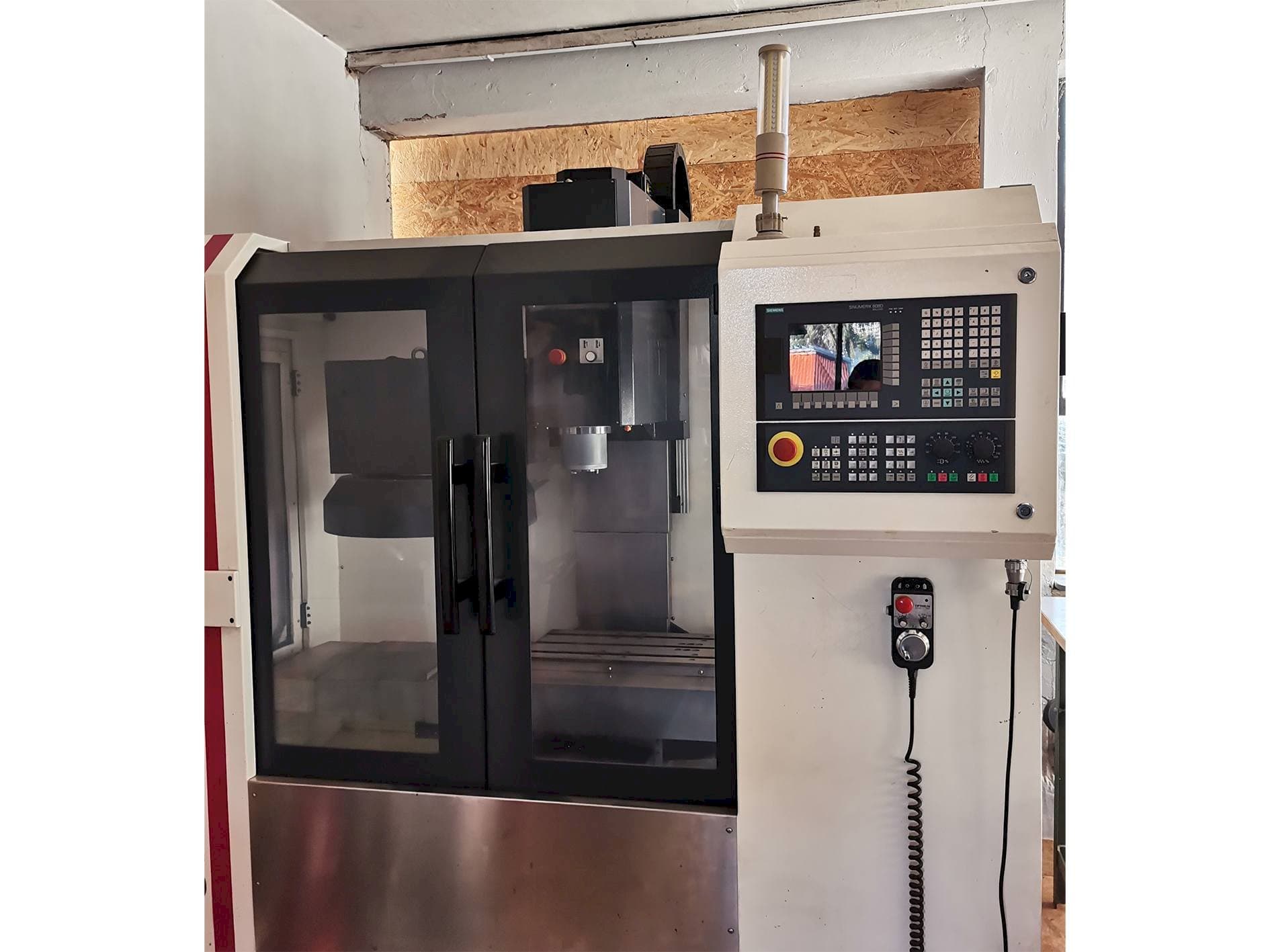 Vista frontal de la máquina Optimum F105