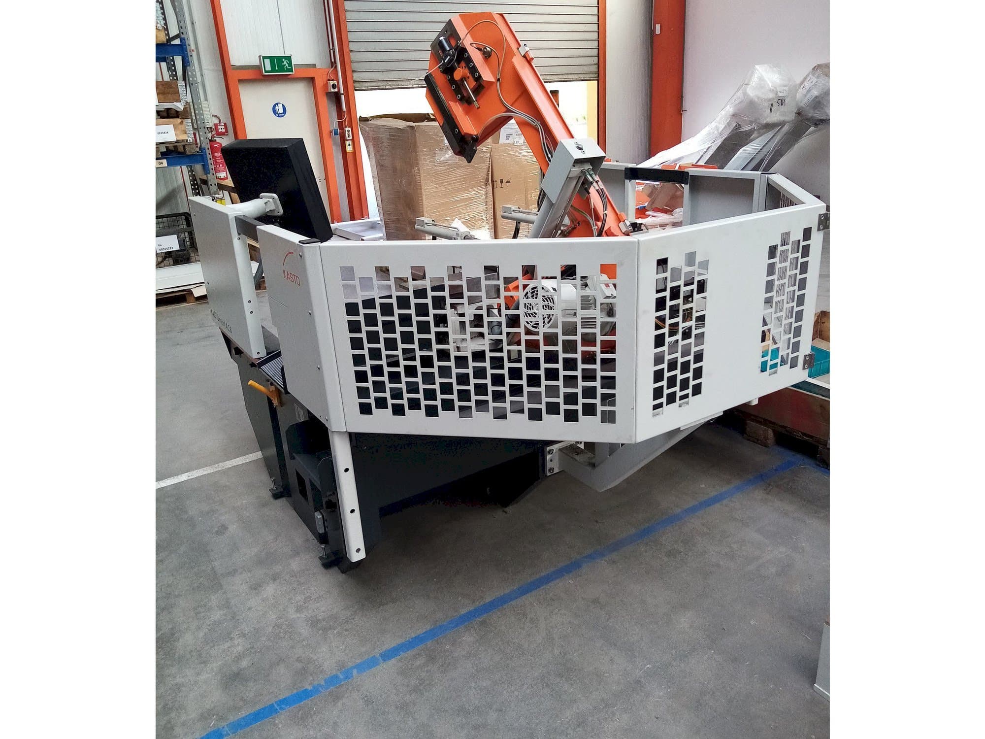 Vista frontal de la máquina KASTO micut A 2.6