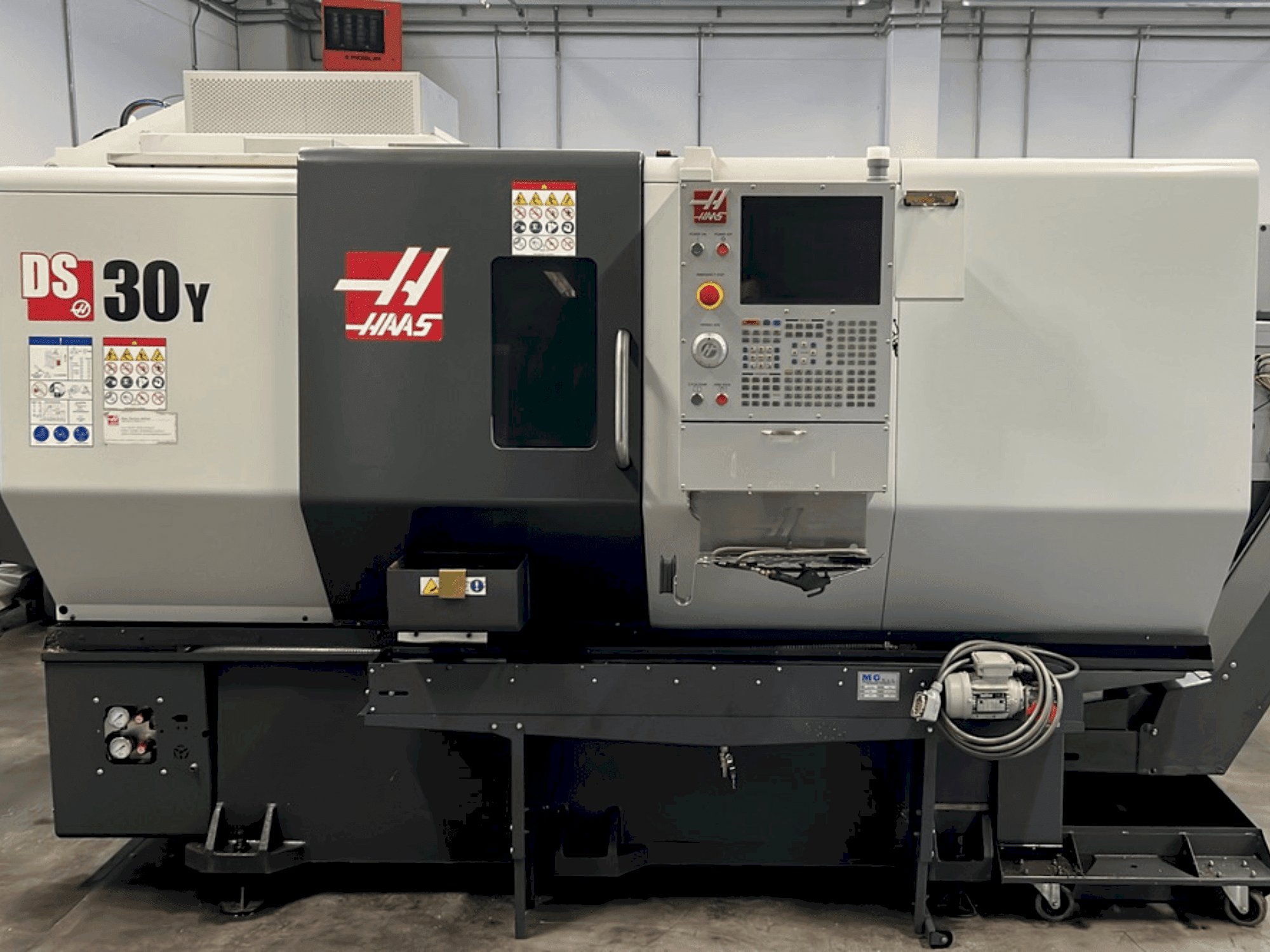 Vista frontal de la máquina HAAS DS30Y