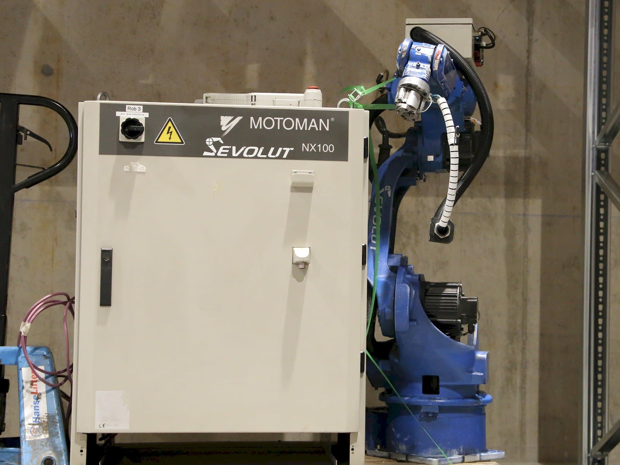 Vista frontal de la máquina Yaskawa Motoman HP6