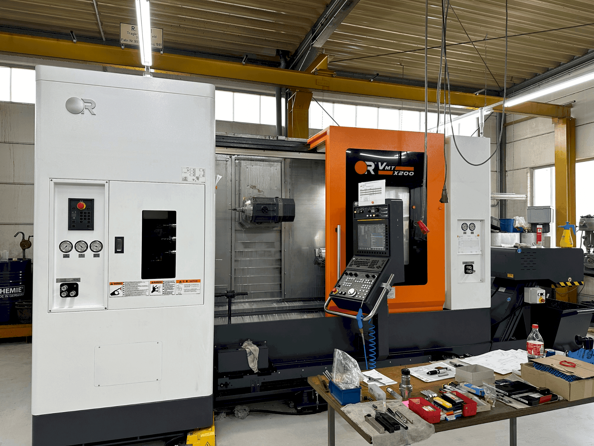 Vista frontal de la máquina Victor VMT X200  (2023)