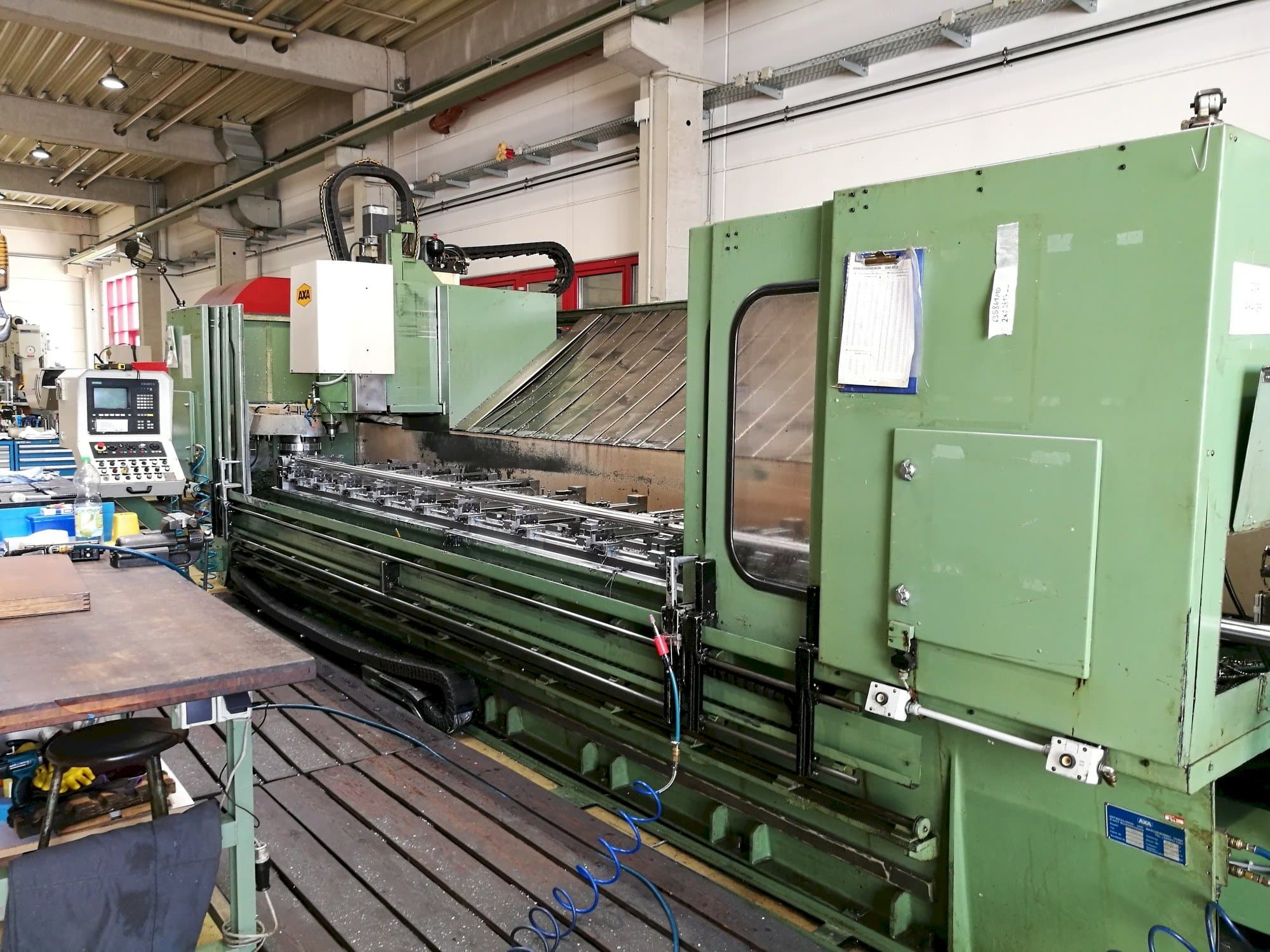 Vista frontal de la máquina AXA VSC 3