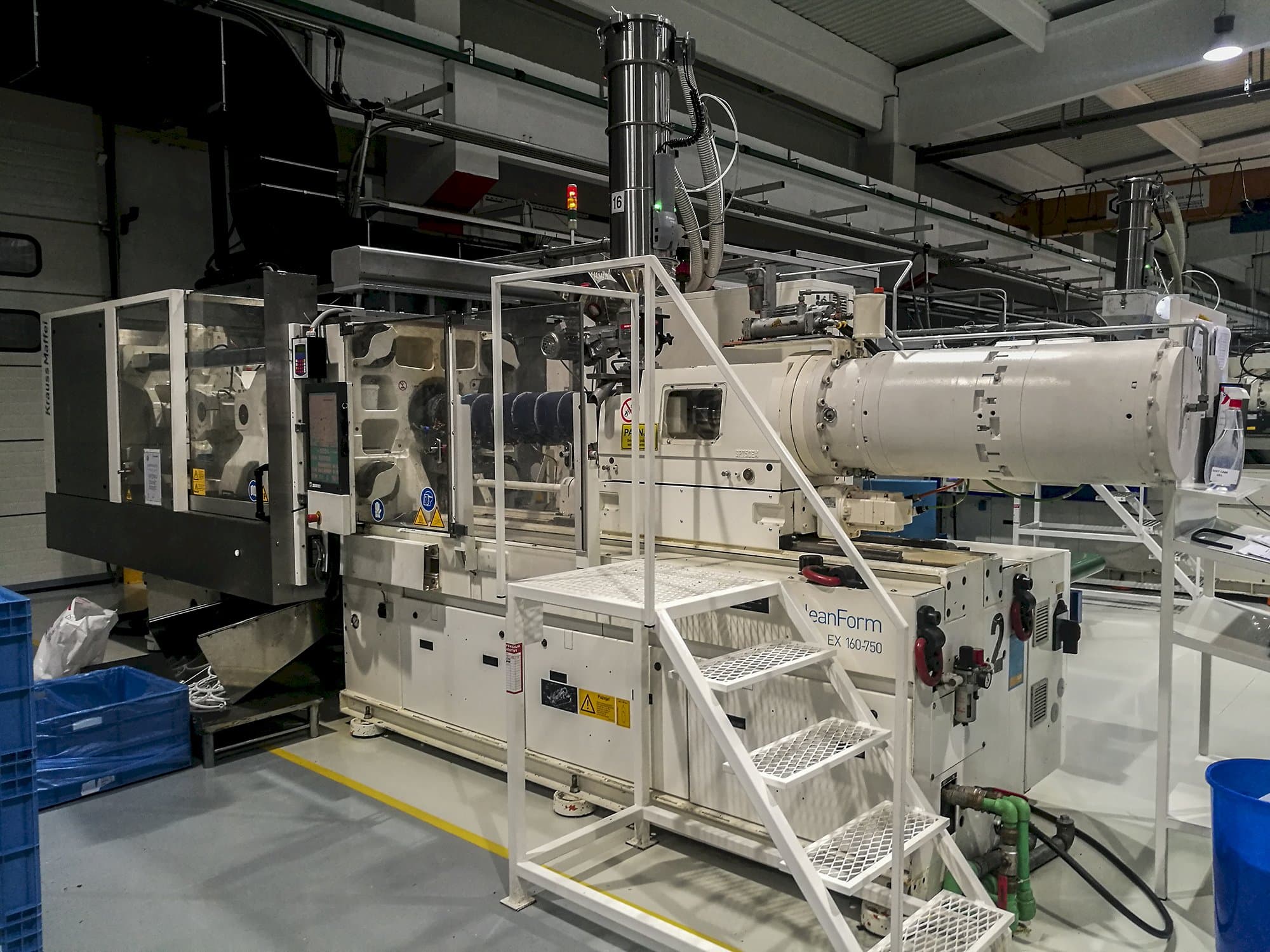 Vista derecha de la máquina Krauss Maffei 160-750 EX