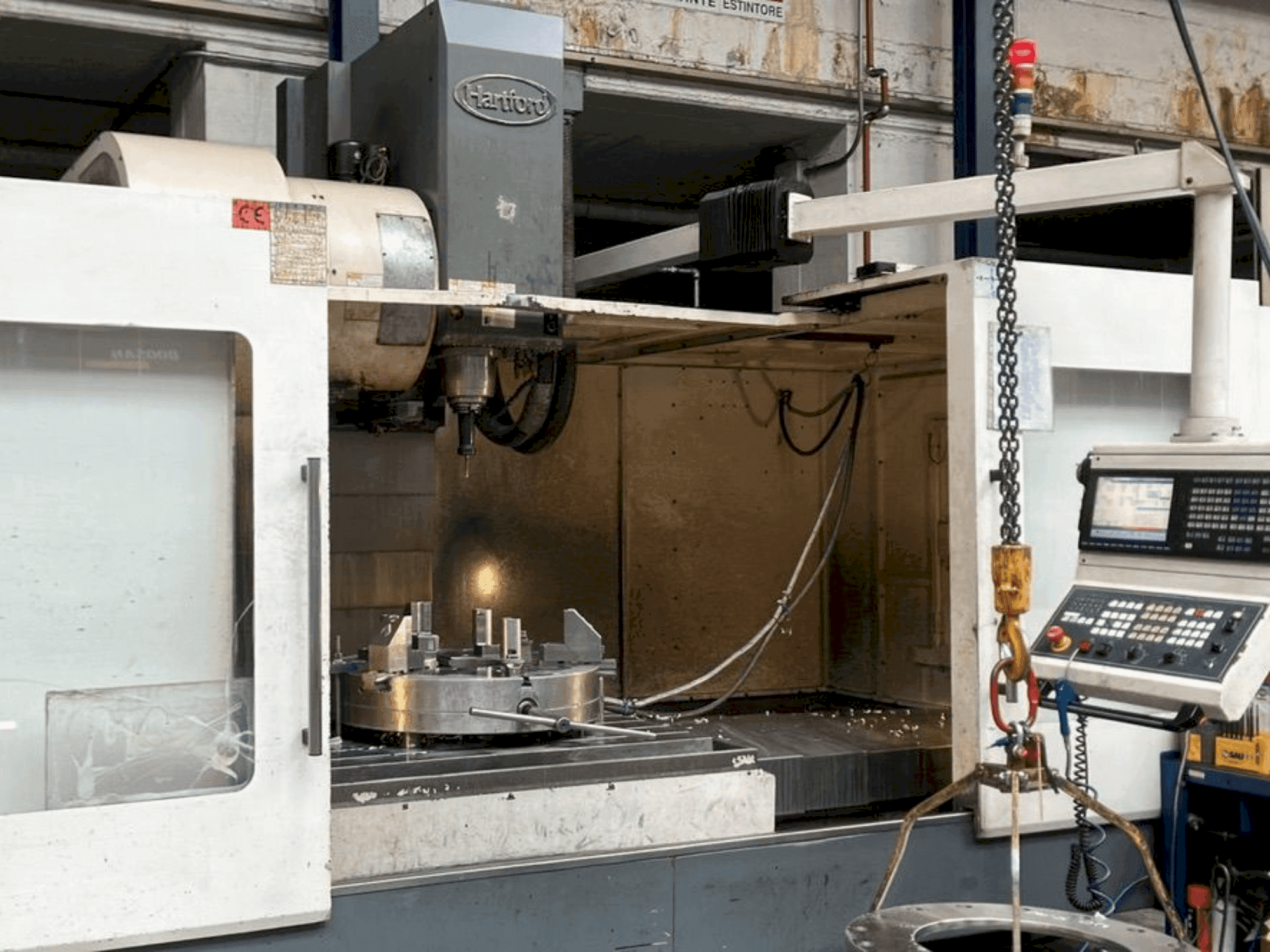 Vista frontal de la máquina HARTFORD HCMC 18