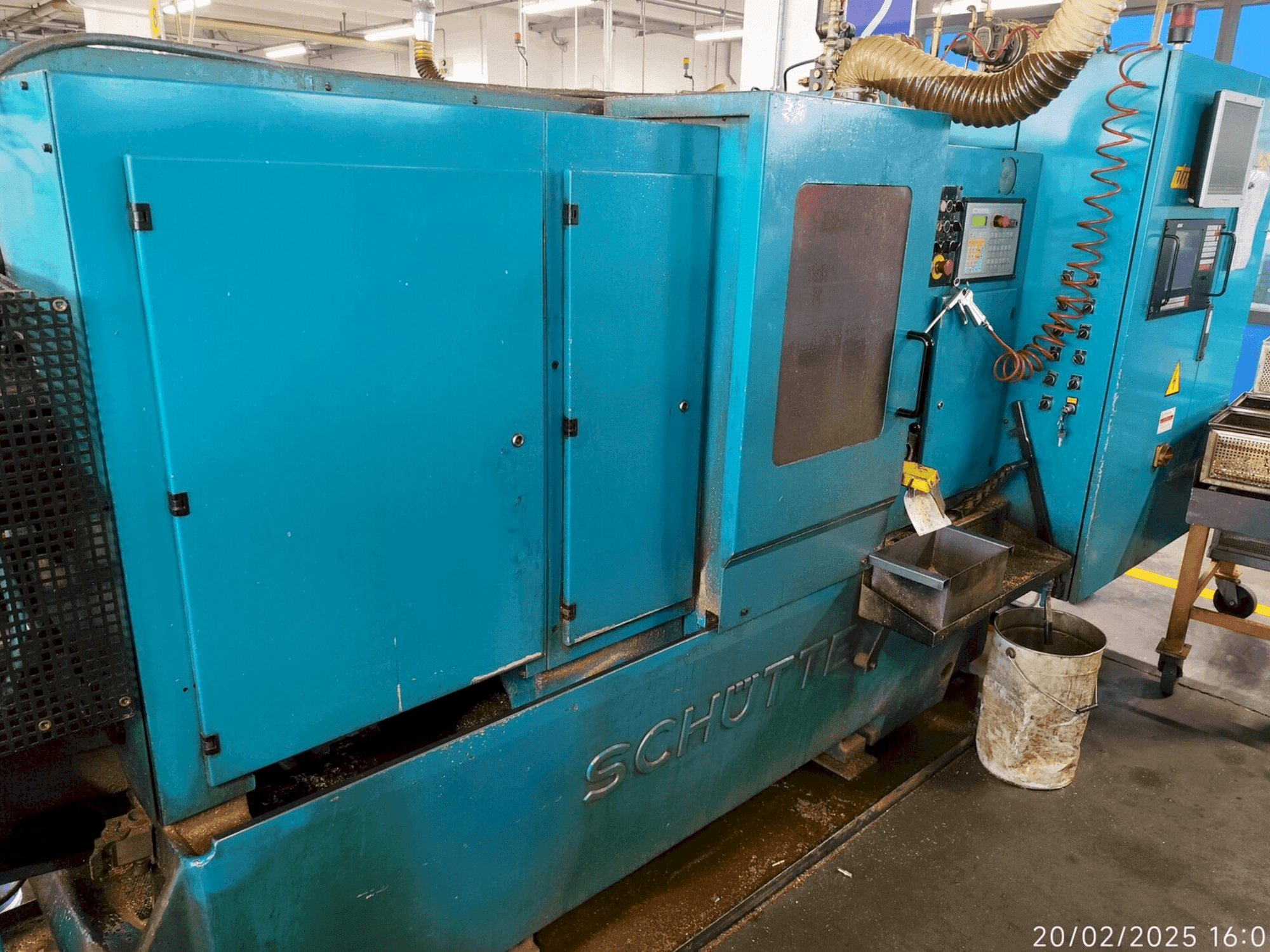 Vista frontal de la máquina Schütte  SE16