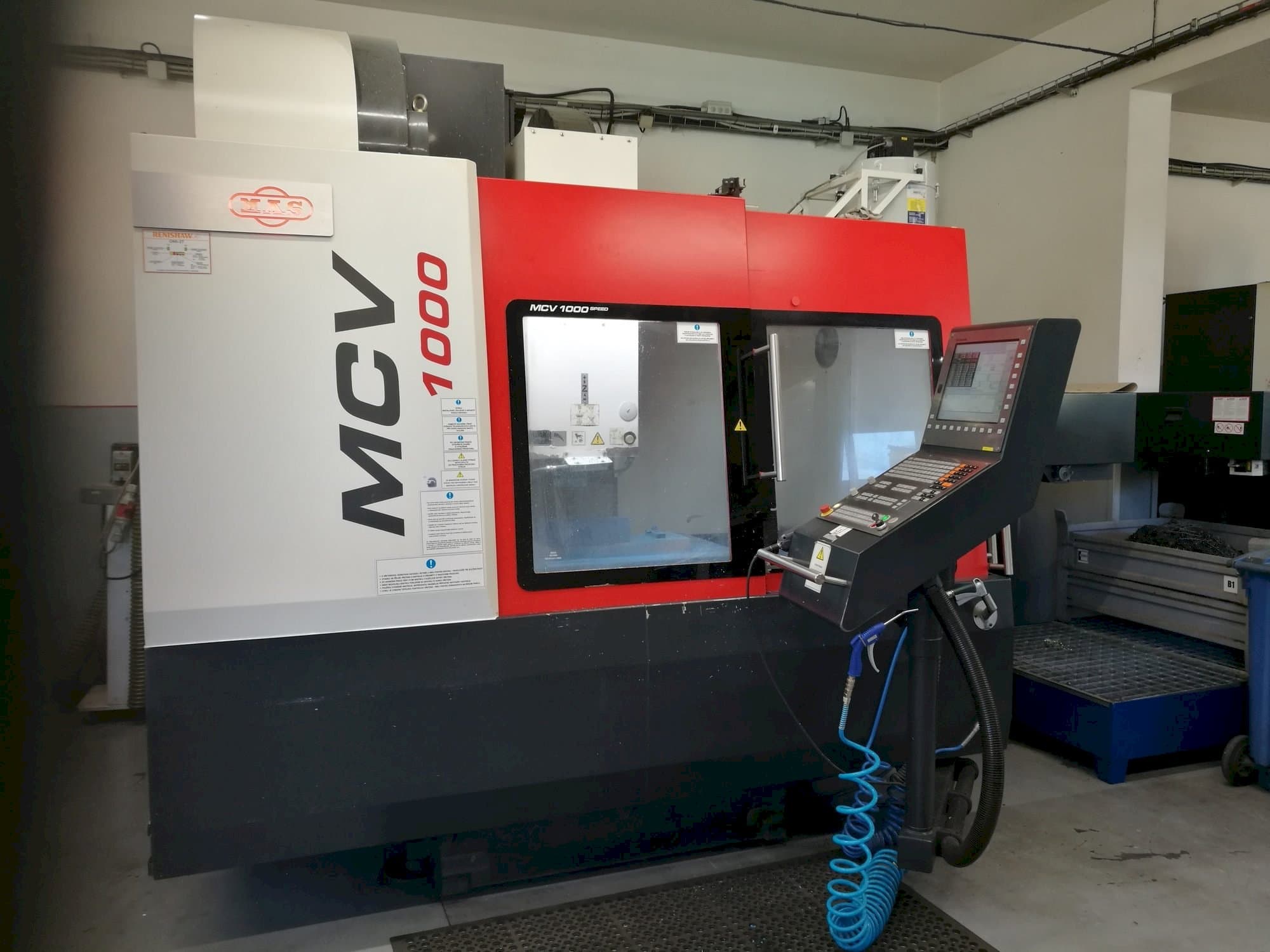 Vista frontal de la máquina KOVOSVIT MAS MCV 1000 Speed
