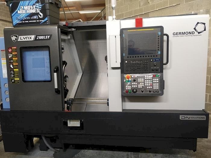 Vista frontal de la máquina DN SOLUTIONS LYNX 2100 LSYB