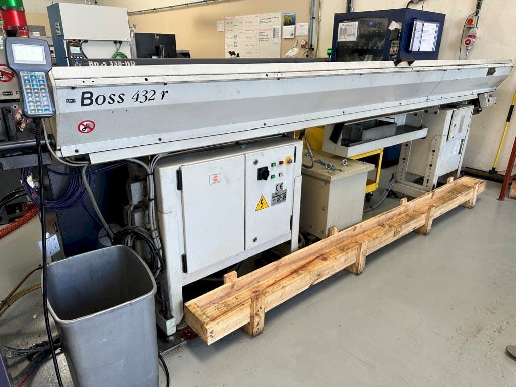 Vista izquierda de la máquina Citizen M-32