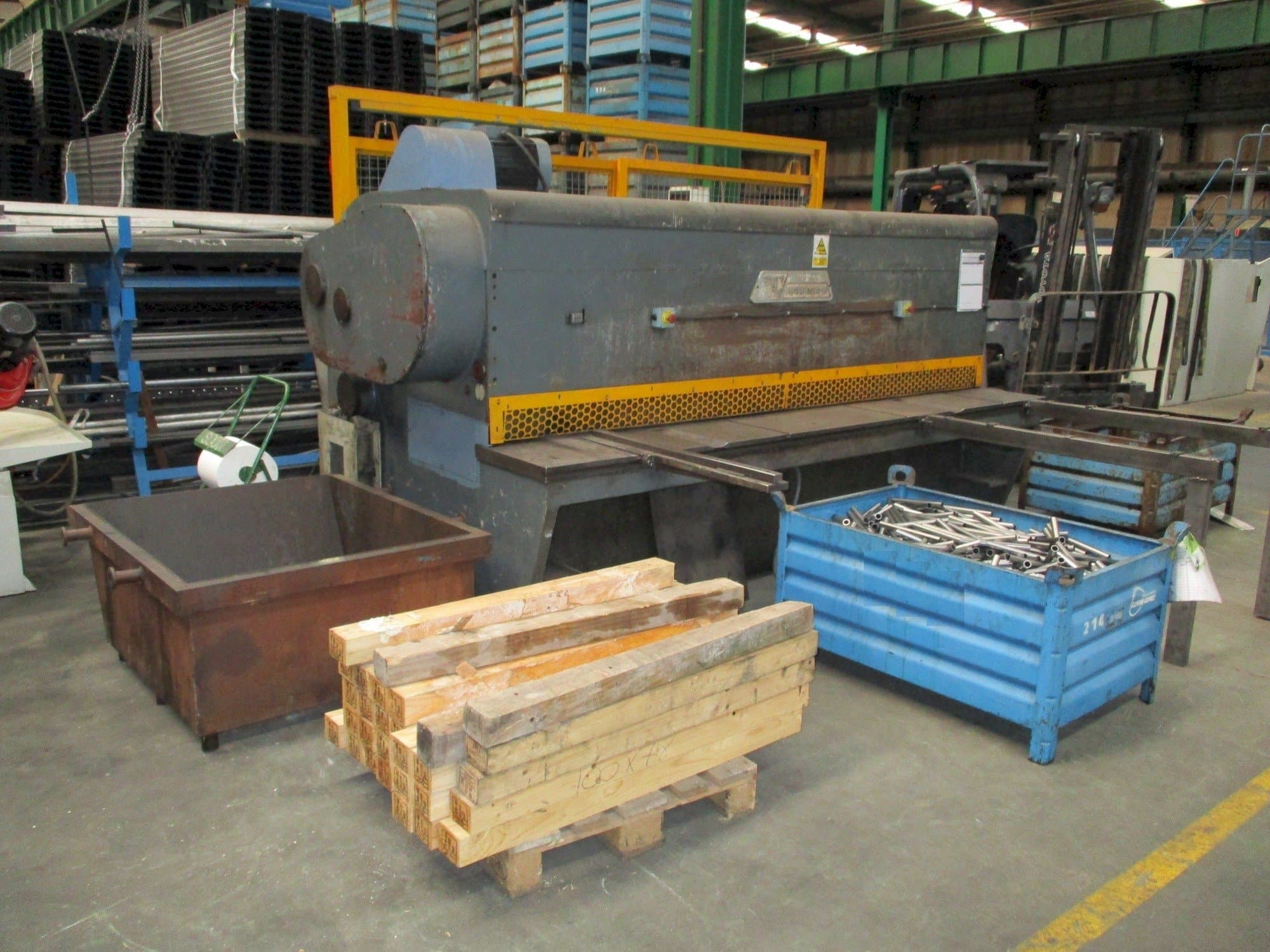 Vista frontal de la máquina Taci AC-10/30