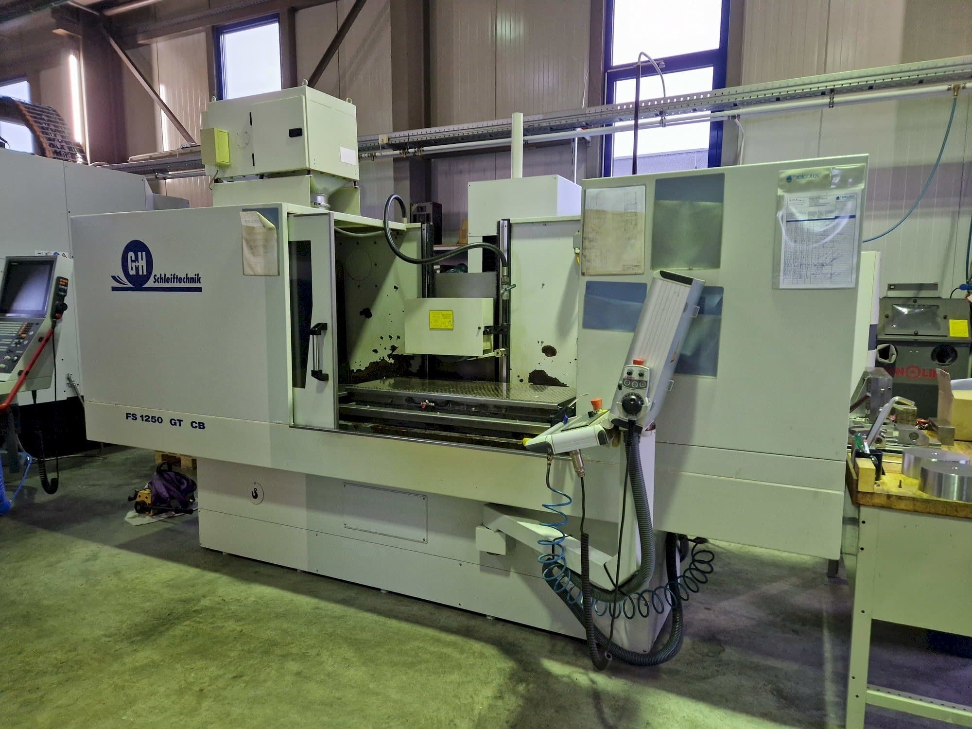 Vista frontal de la máquina GEIBEL & HOTZ FS 1250 GT CB