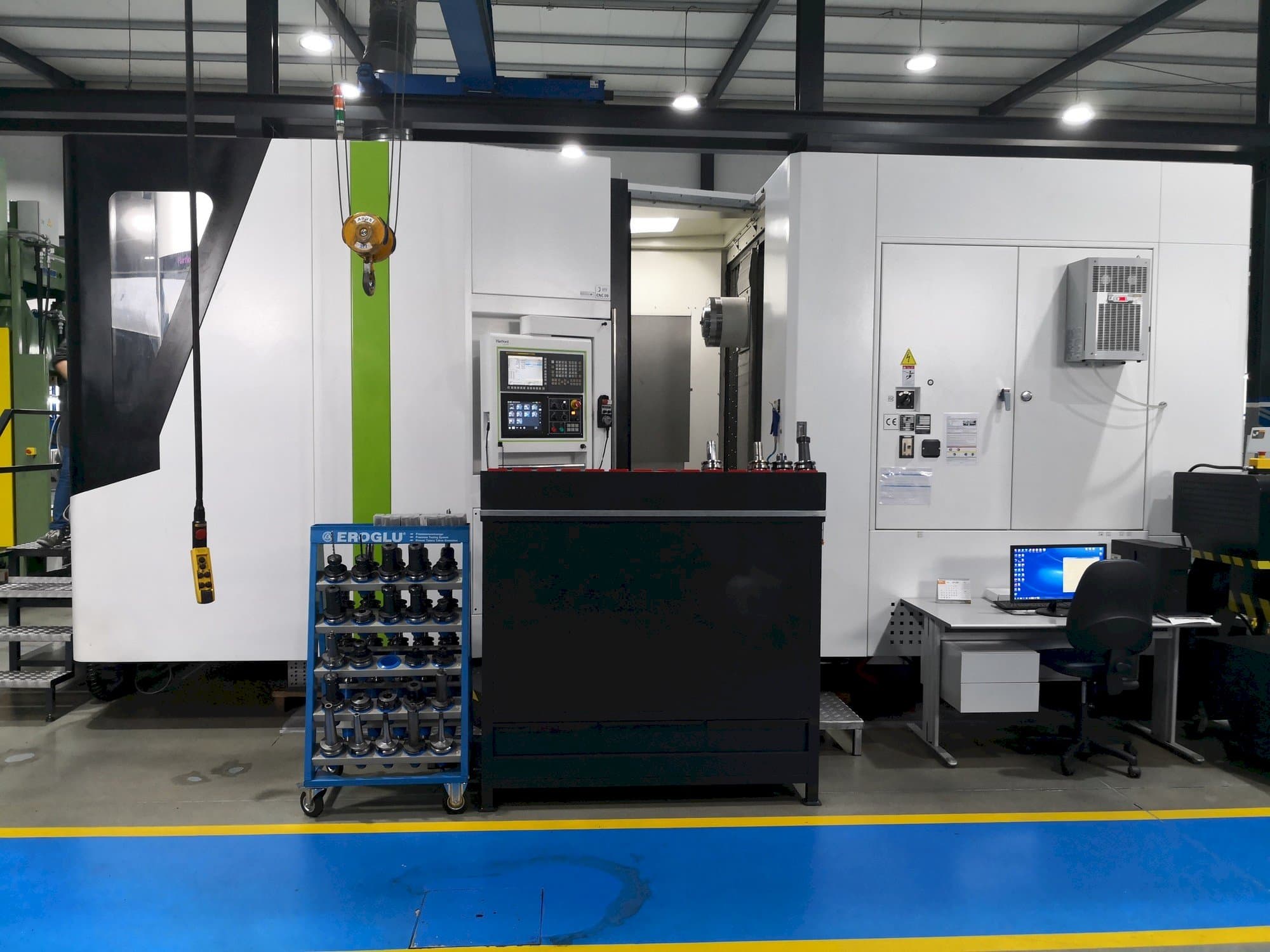 Vista frontal de la máquina Hartford HMC-10