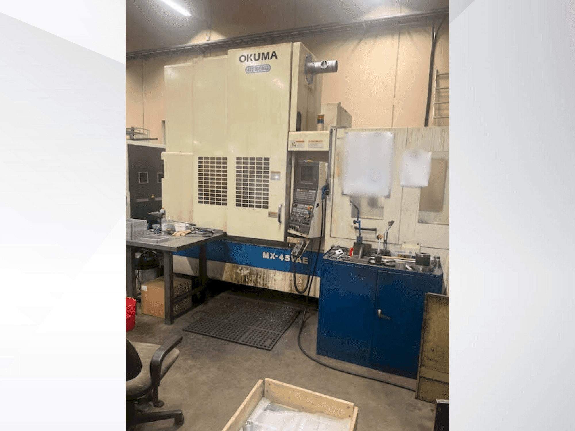 Vista frontal de la máquina Okuma MX-45VAE