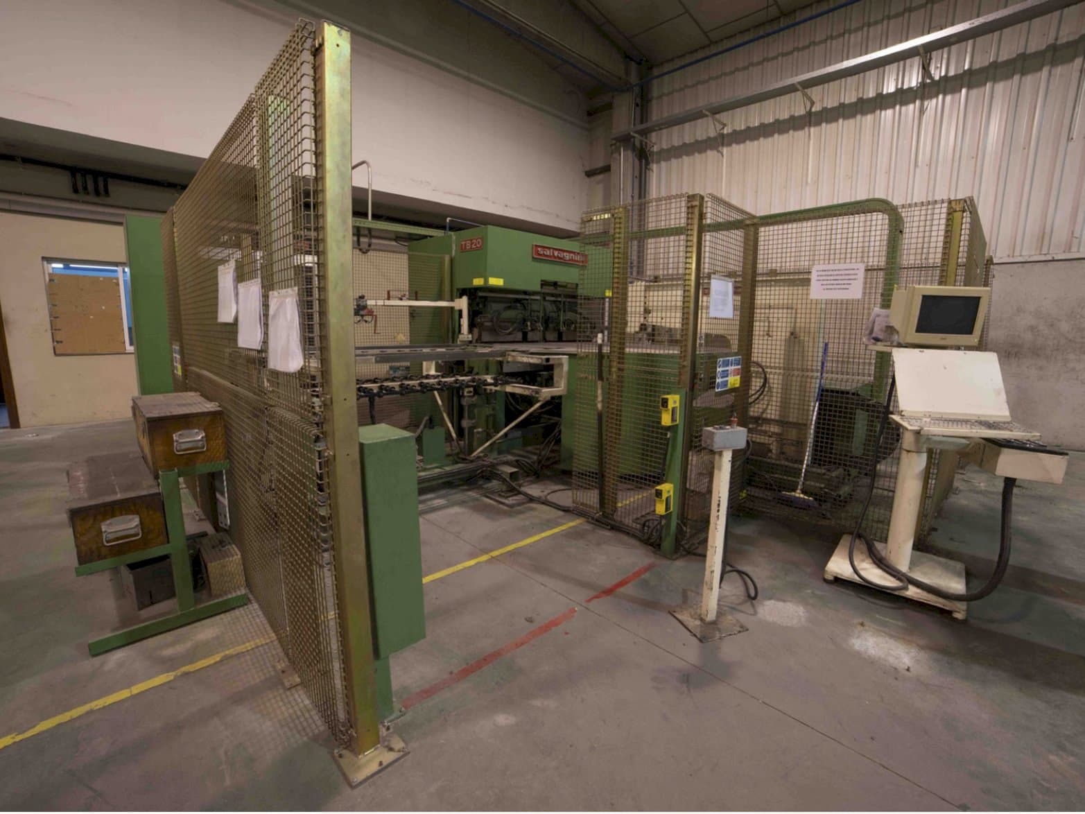 Vista frontal de la máquina Salvagnini TB20