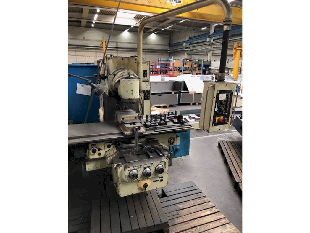 Vista frontal de la máquina ELEKTRONIK F400-E