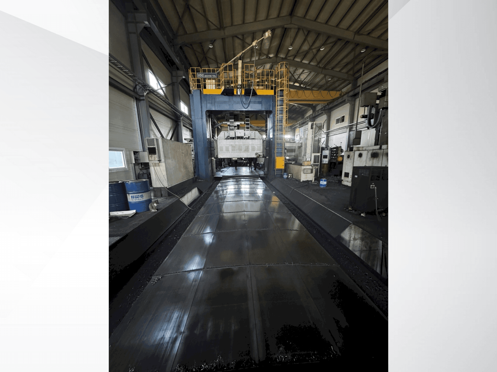 Vista frontal de la máquina HNK HPM 30M