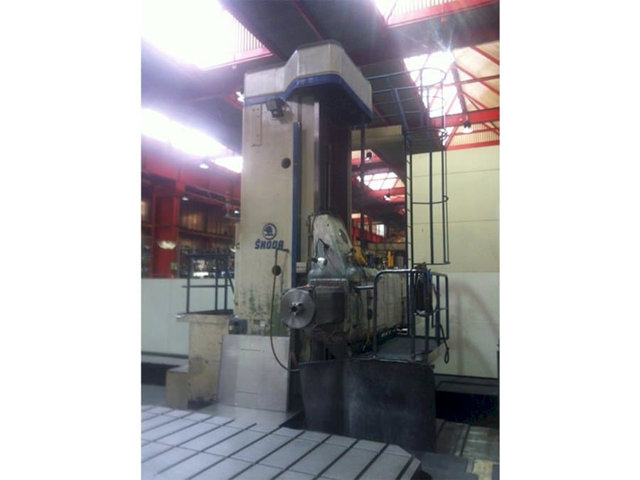 Vista frontal de la máquina SKODA WD 160 B