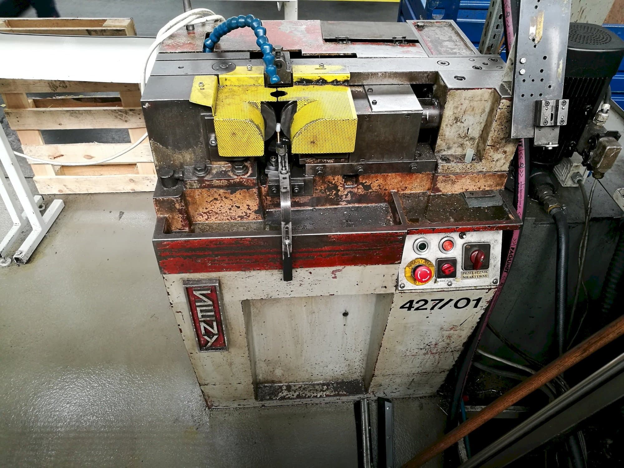 Vista frontal de la máquina SENY D30E