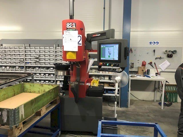 Vista lateral izquierda de la máquina Haeger WT-824 4e