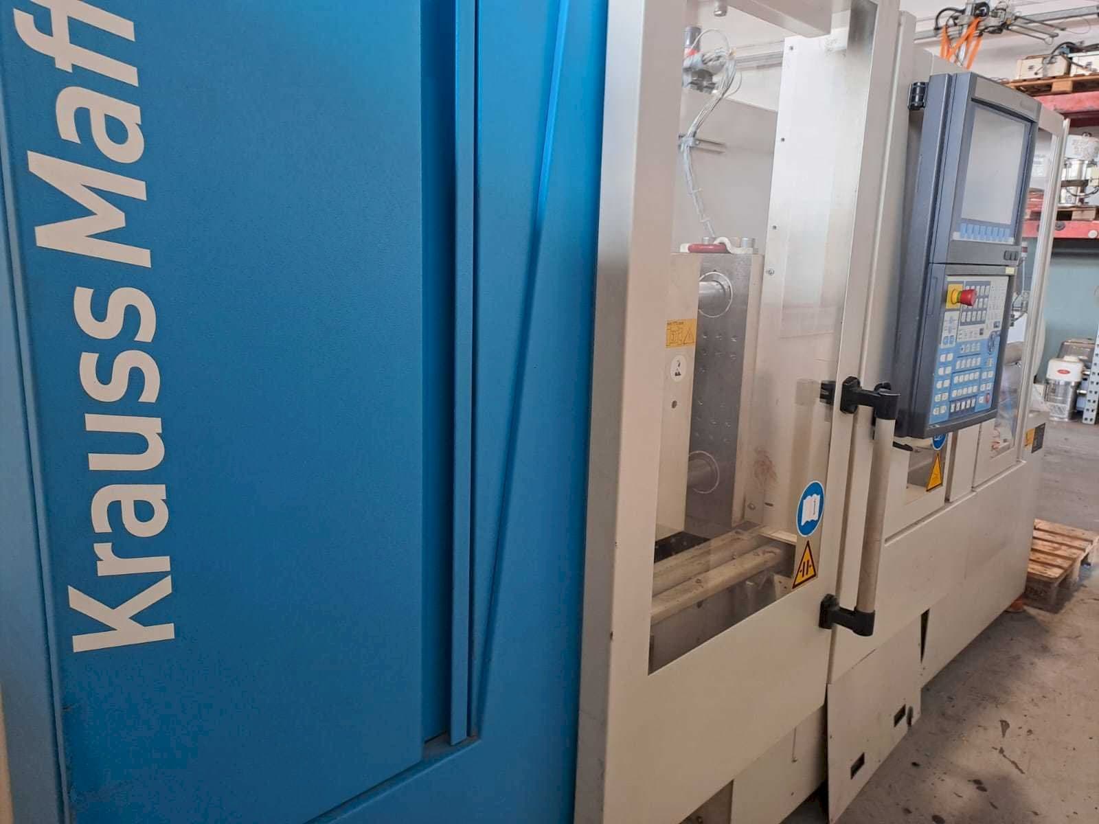 Vista frontal de la máquina Krauss Maffei 35-180CX
