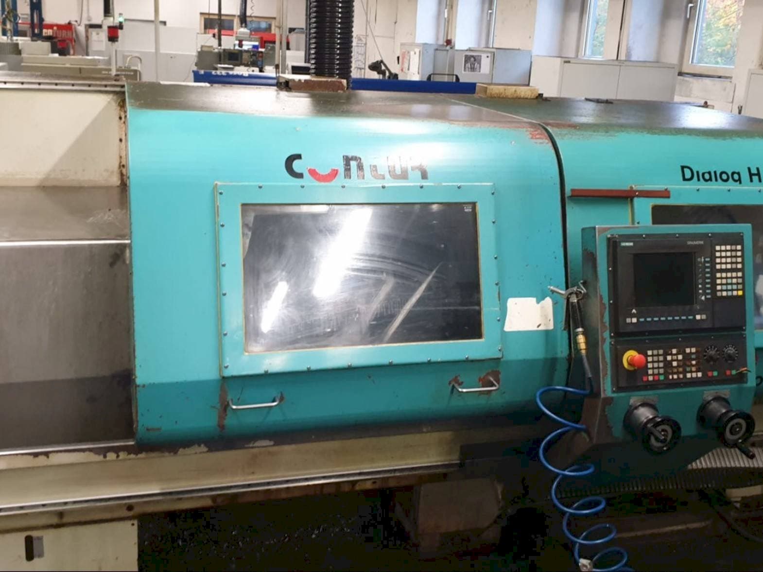 Vista frontal de la máquina Saeilo H560