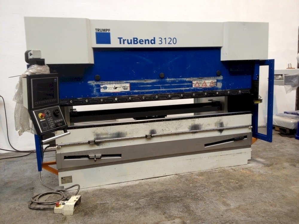 Vista frontal de la máquina Trumpf TruBend 3120