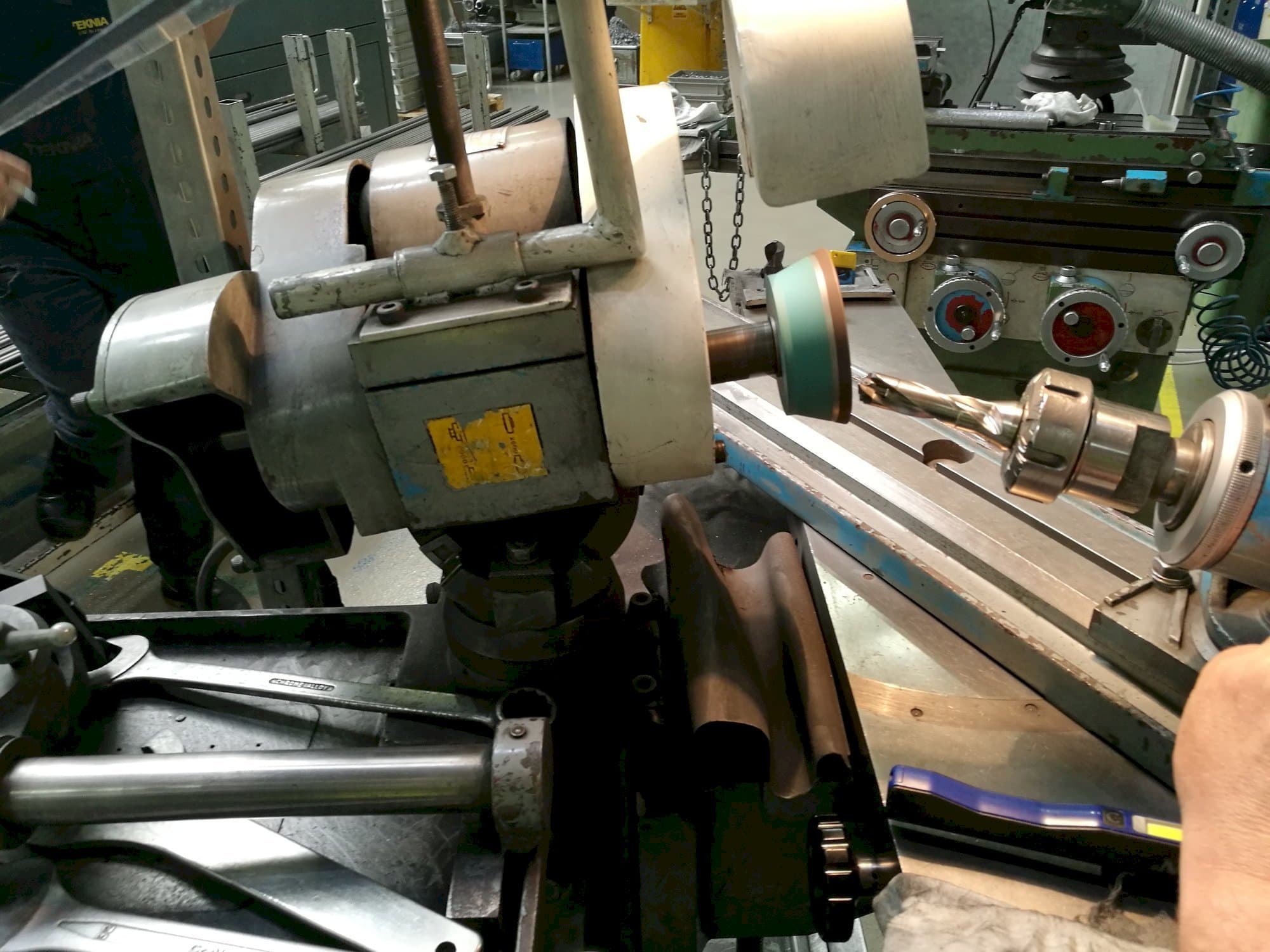 Vista frontal de la máquina ELITE AR5-E