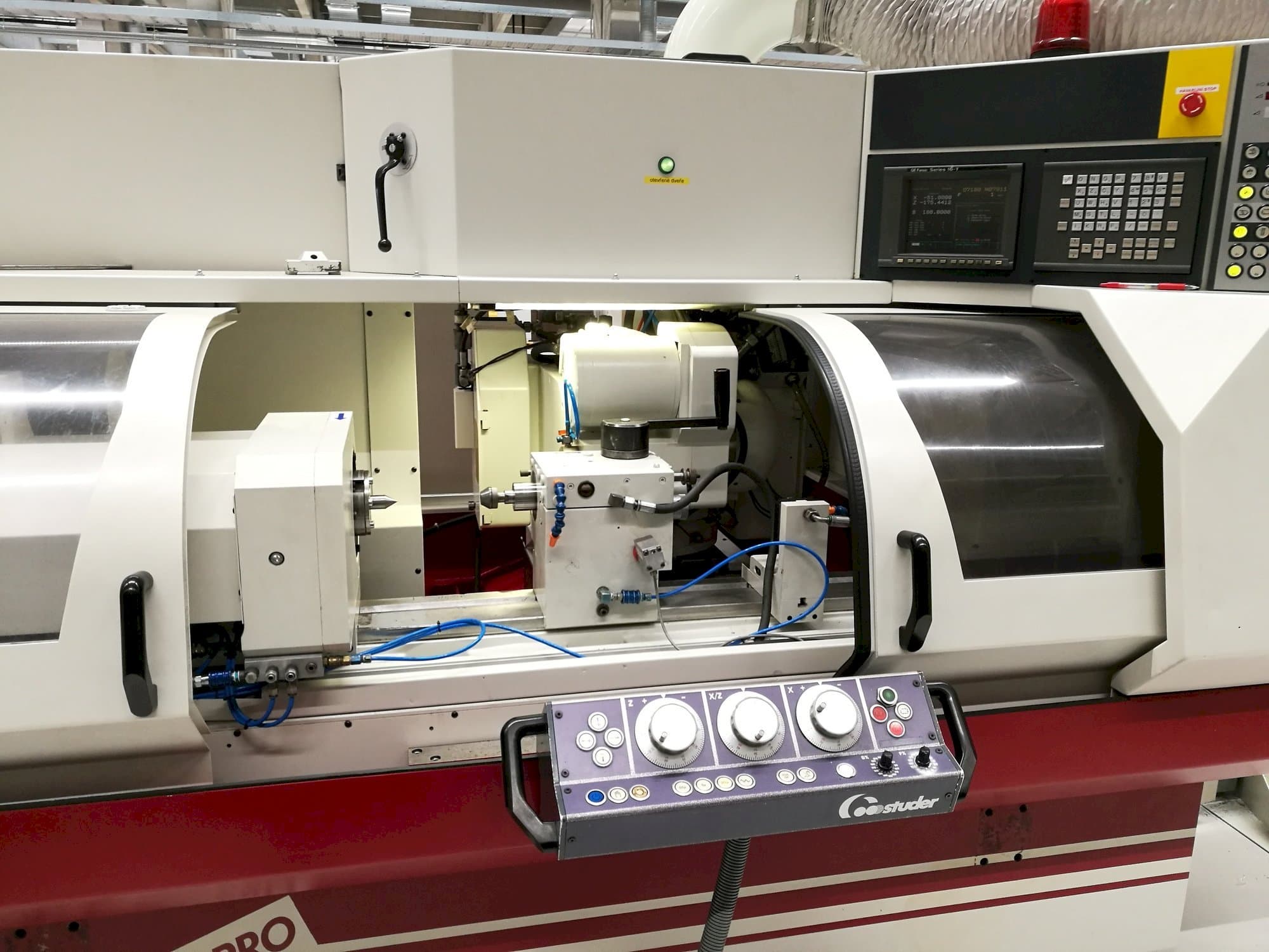 Vista frontal de la máquina STUDER  S30 lean PRO