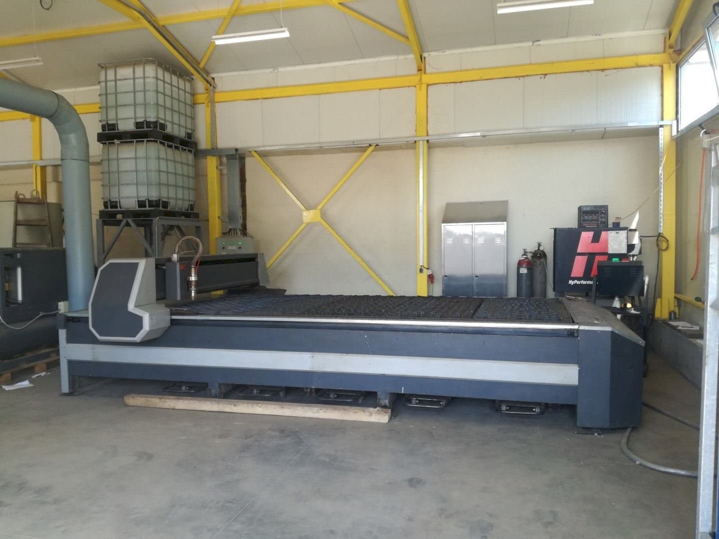 Vista frontal de la máquina HPM ITALY GV 4 x 2