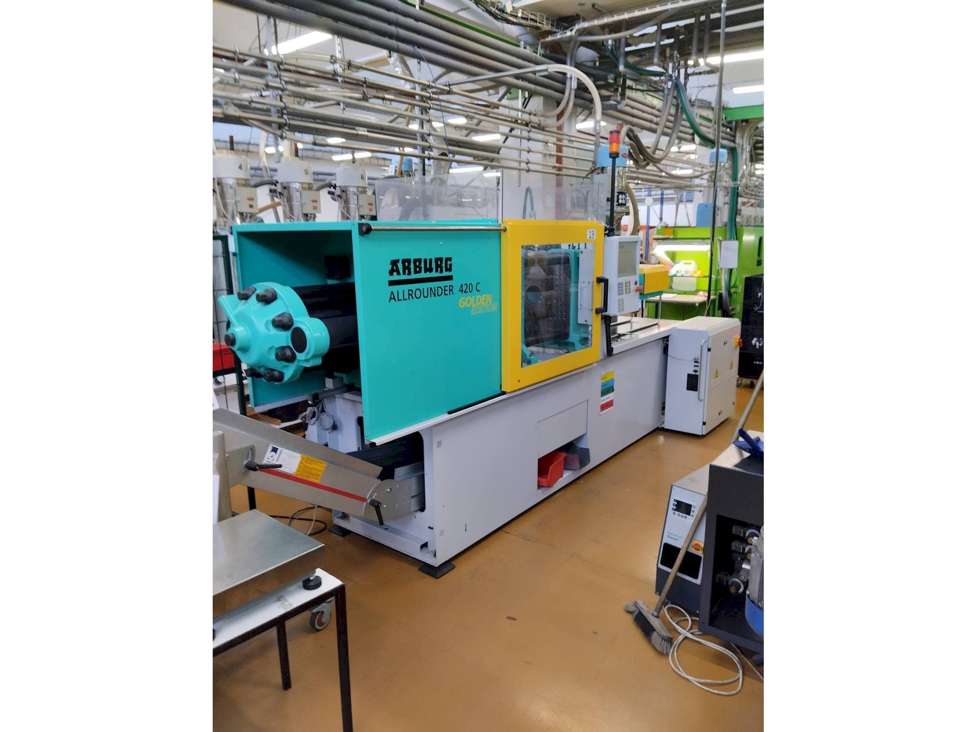 Vista frontal de la máquina Arburg Allrounder 420 C 1000-290