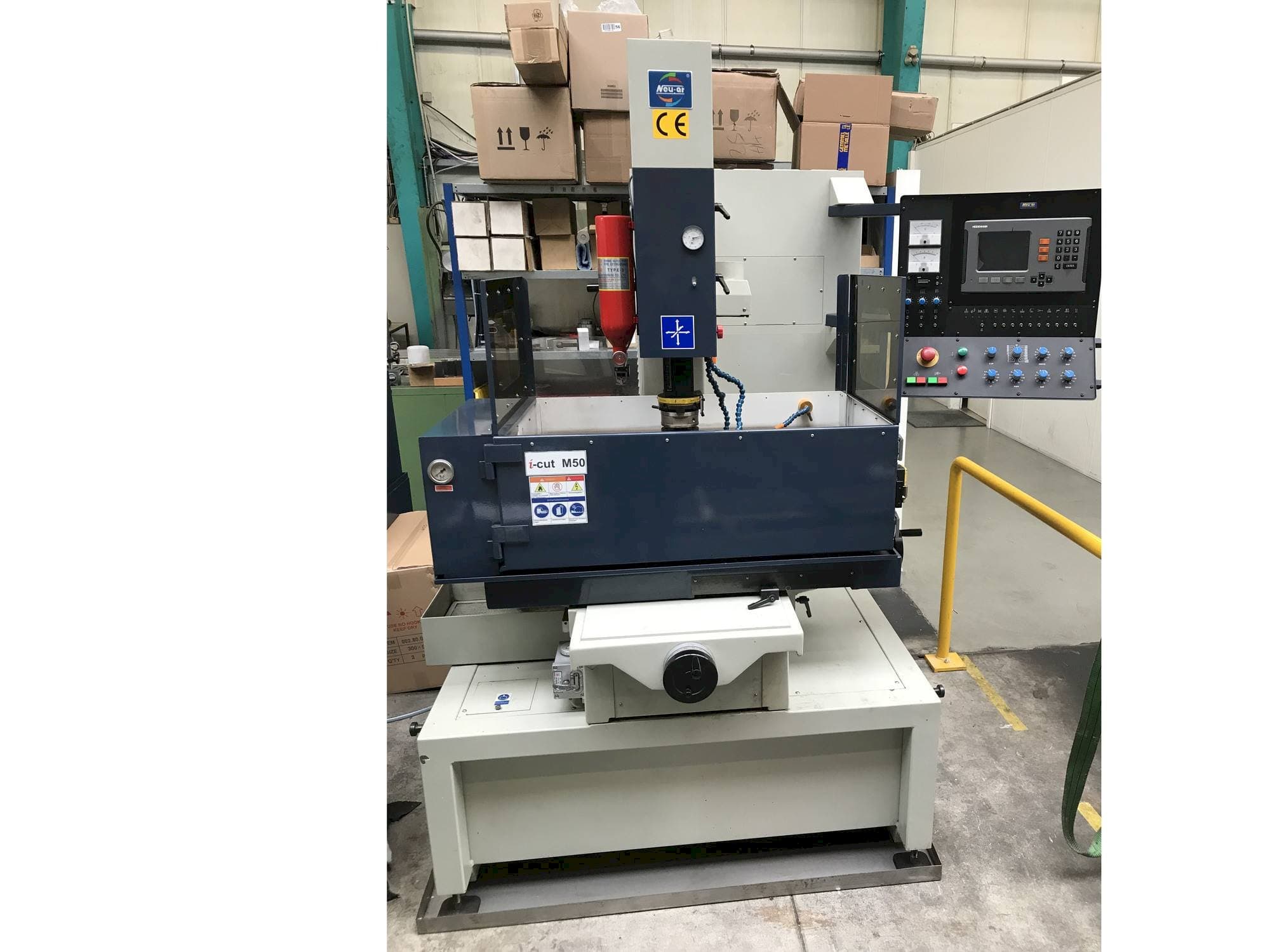 Vista frontal de la máquina i-cut M50