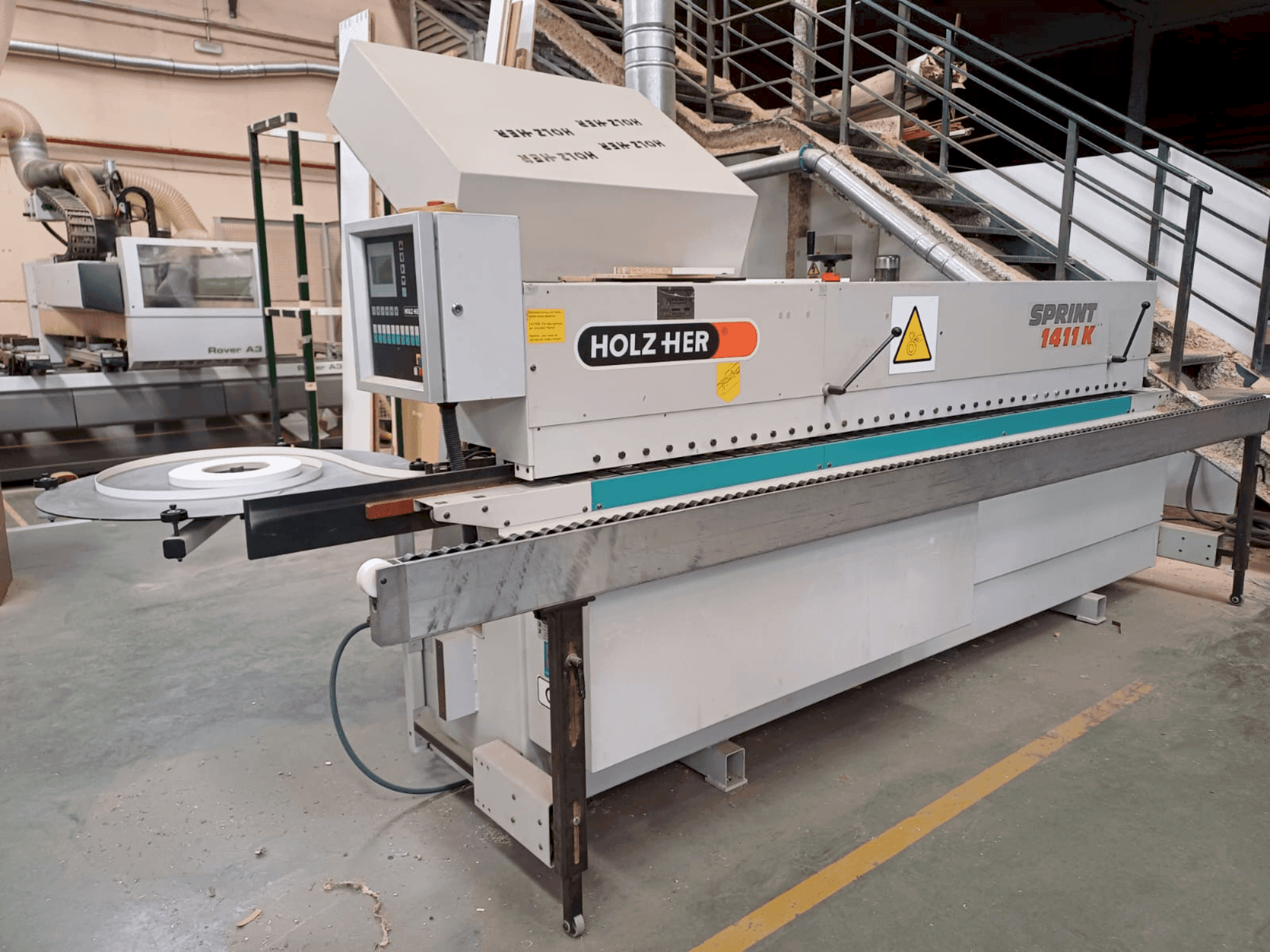 Vista frontal de la máquina HOLZHER SPRINT 1411K
