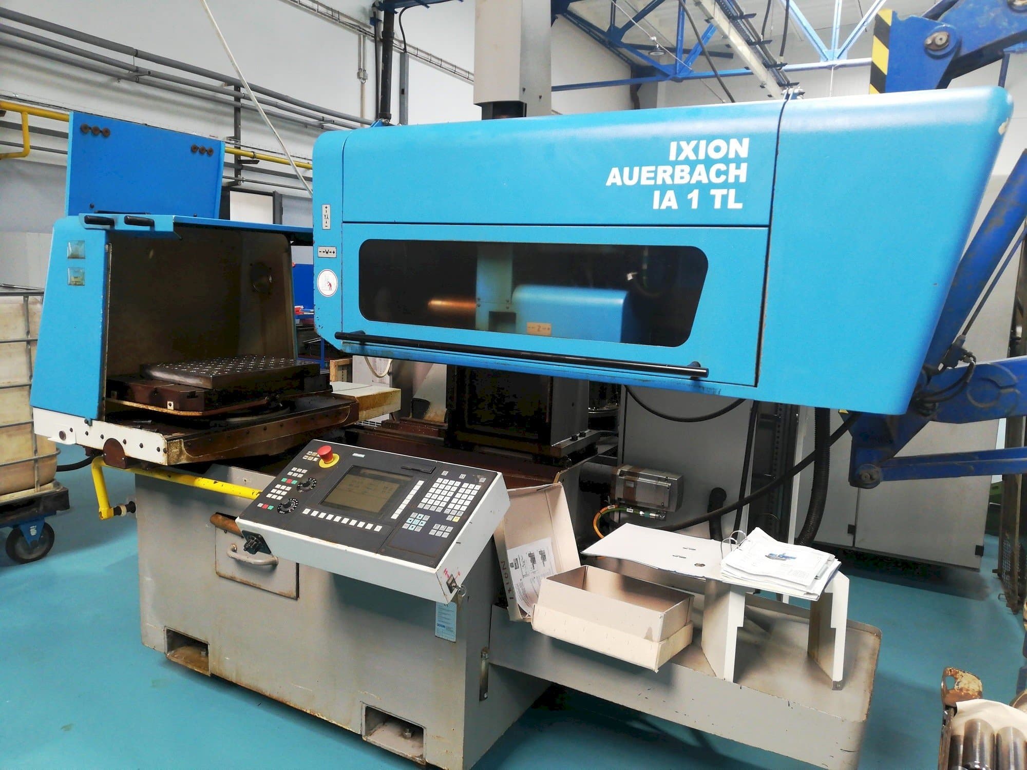 Vista frontal de la máquina IXION Auerbach IA 1 TL