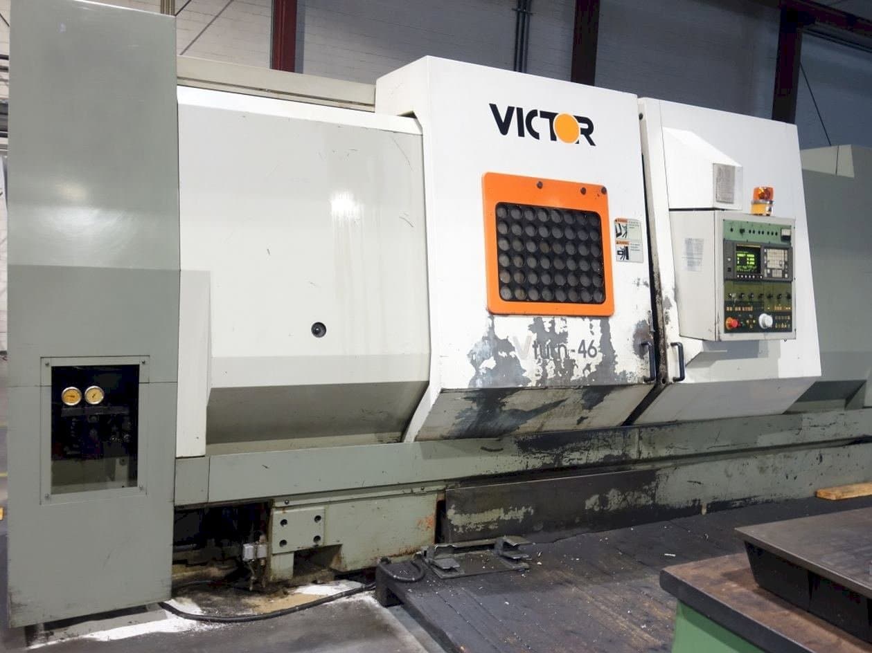 Vista frontal de la máquina Victor V Turn 46 (1997)