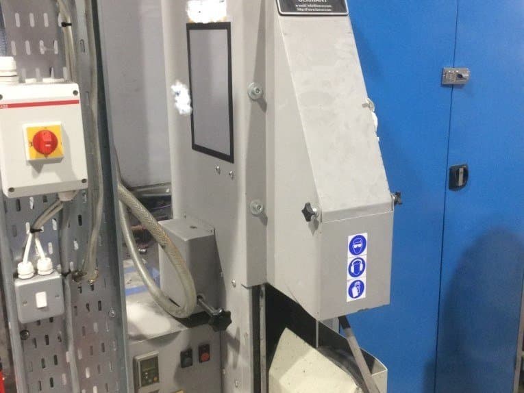 Vista frontal de la máquina Loeser KS 100