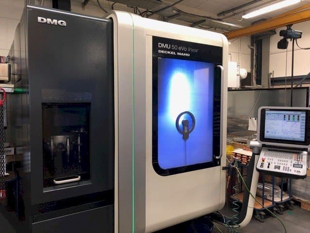 Vista frontal de la máquina DECKEL MAHO DMU 50 eVo Linear