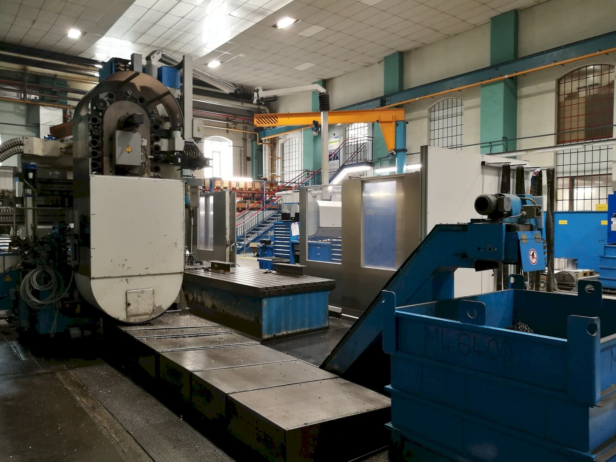 Vista frontal de la máquina Kekeisen  UFF 5000