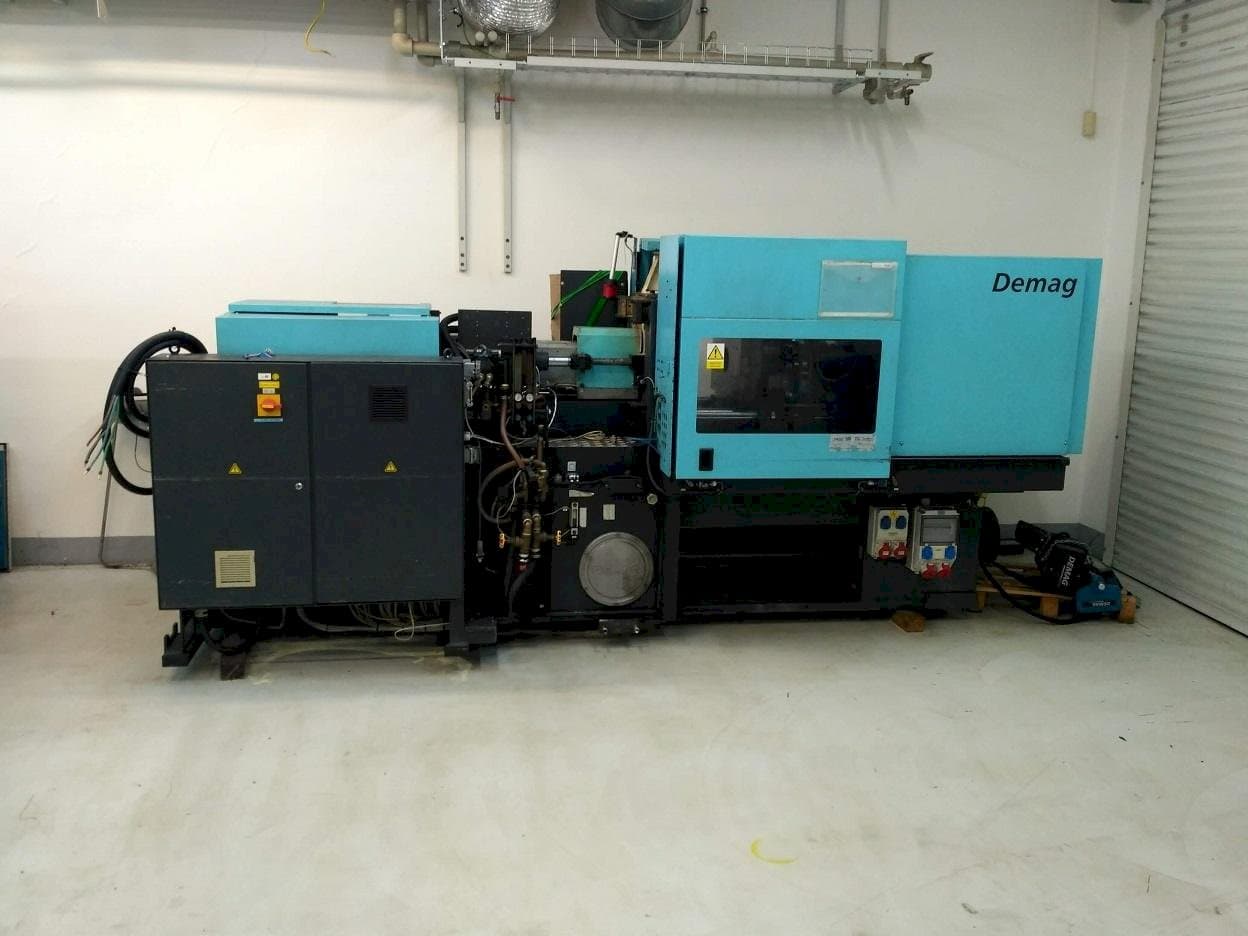 Vista frontal de la máquina DEMAG Ergotech Concept 800/420-310