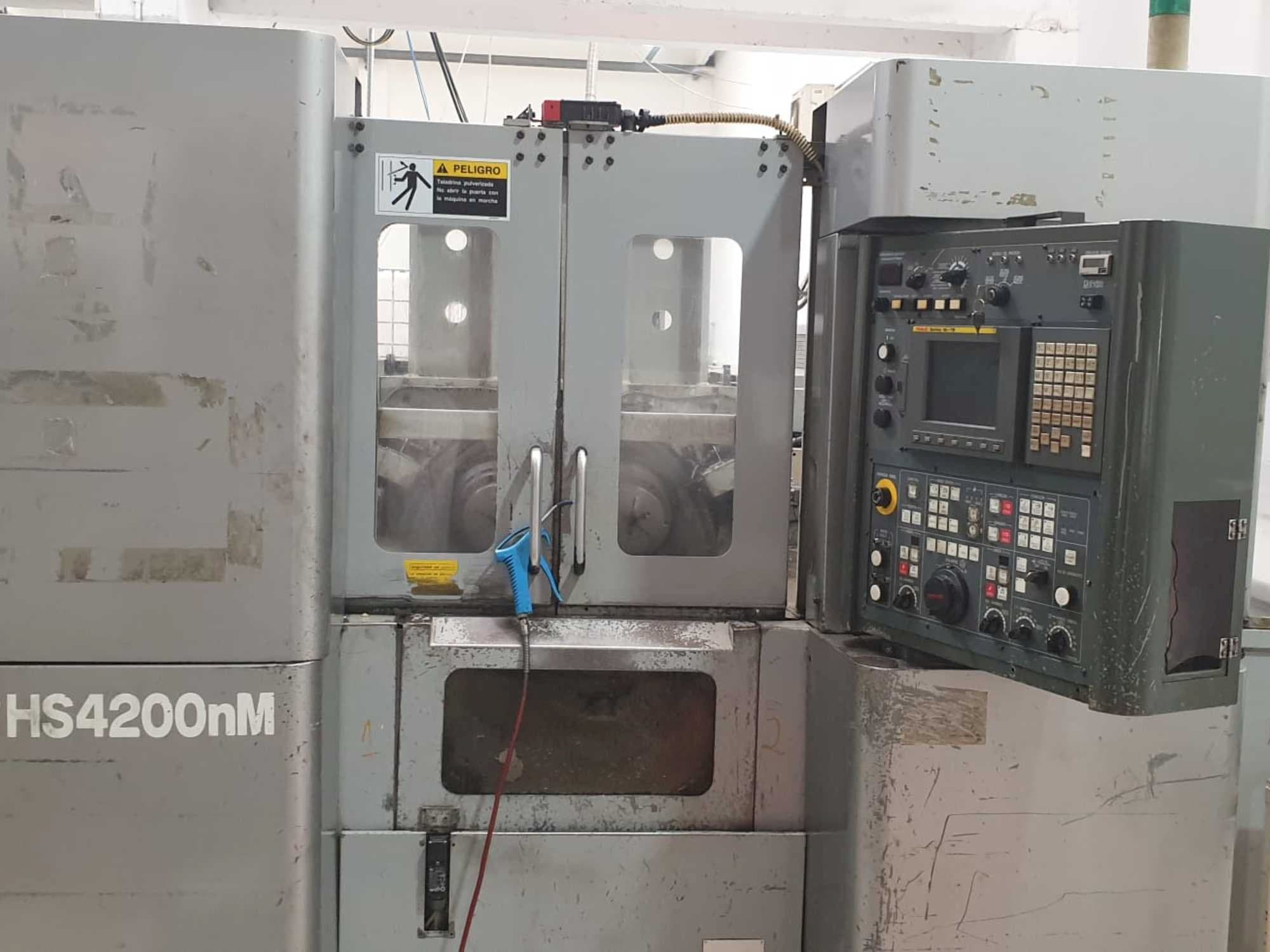 Vista frontal de la máquina KITAKO HS4200NM