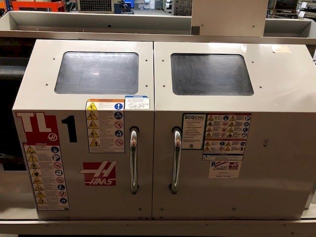 Vista frontal de la máquina HAAS TL-1
