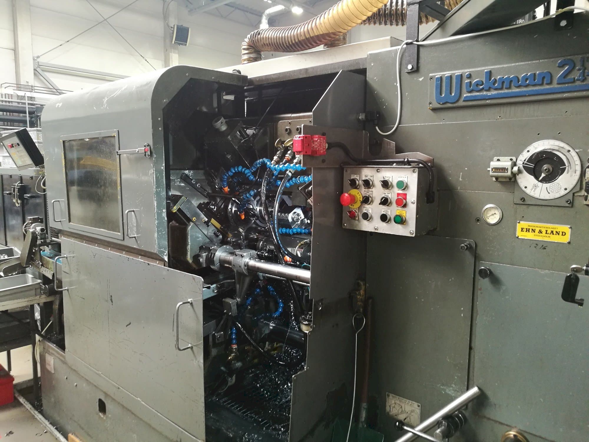 Vista frontal de la máquina Wickman 2  1/4"-6