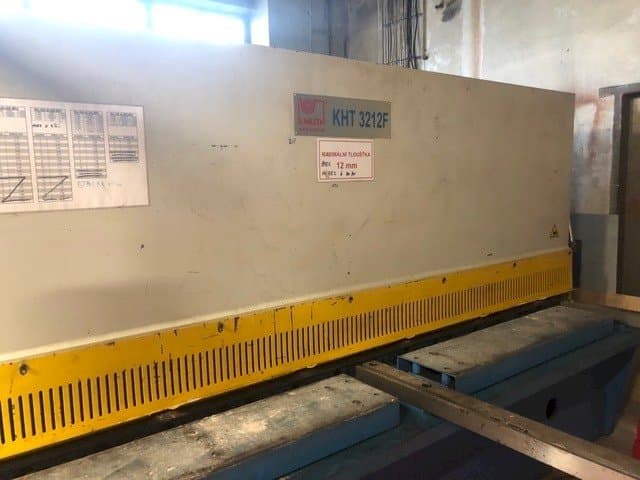 Vista frontal de la máquina KNUTH KHT 3212 F