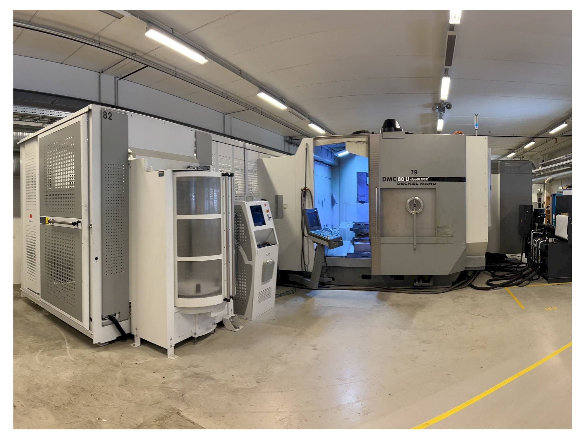 Vista frontal de la máquina DMG DMC 80 U duoBLOCK