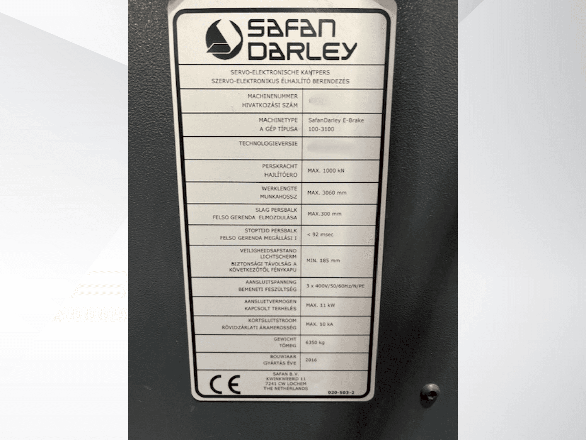 Vista frontal de la máquina Safan E Brake 100 3100