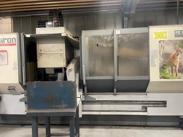 Vista frontal de la máquina CHIRON FZ18KL